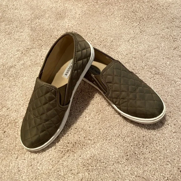 Steve Madden Quilted Sneakers - Picture 2 of 2